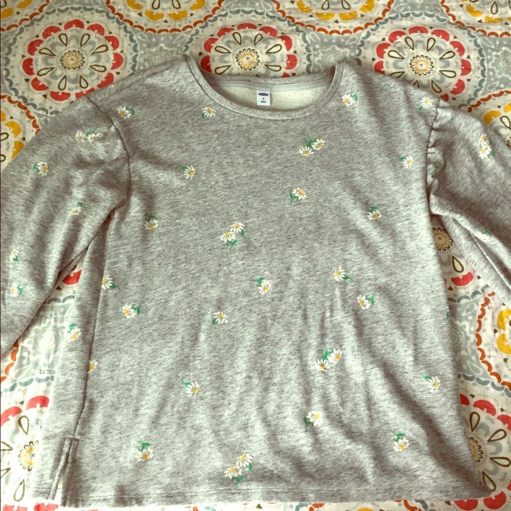 Never worn Old Navy daisy top